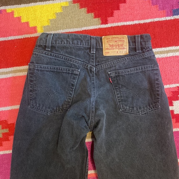 Authentic Levi’s 90s mom jeans high waist tapered - Picture 3 of 8